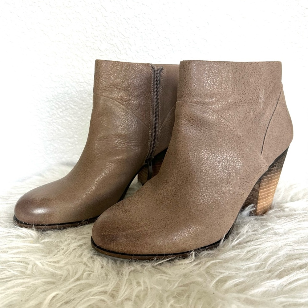 Vince Camuto ‘Hawn’ taupe zip ankle boots (size 9.5)